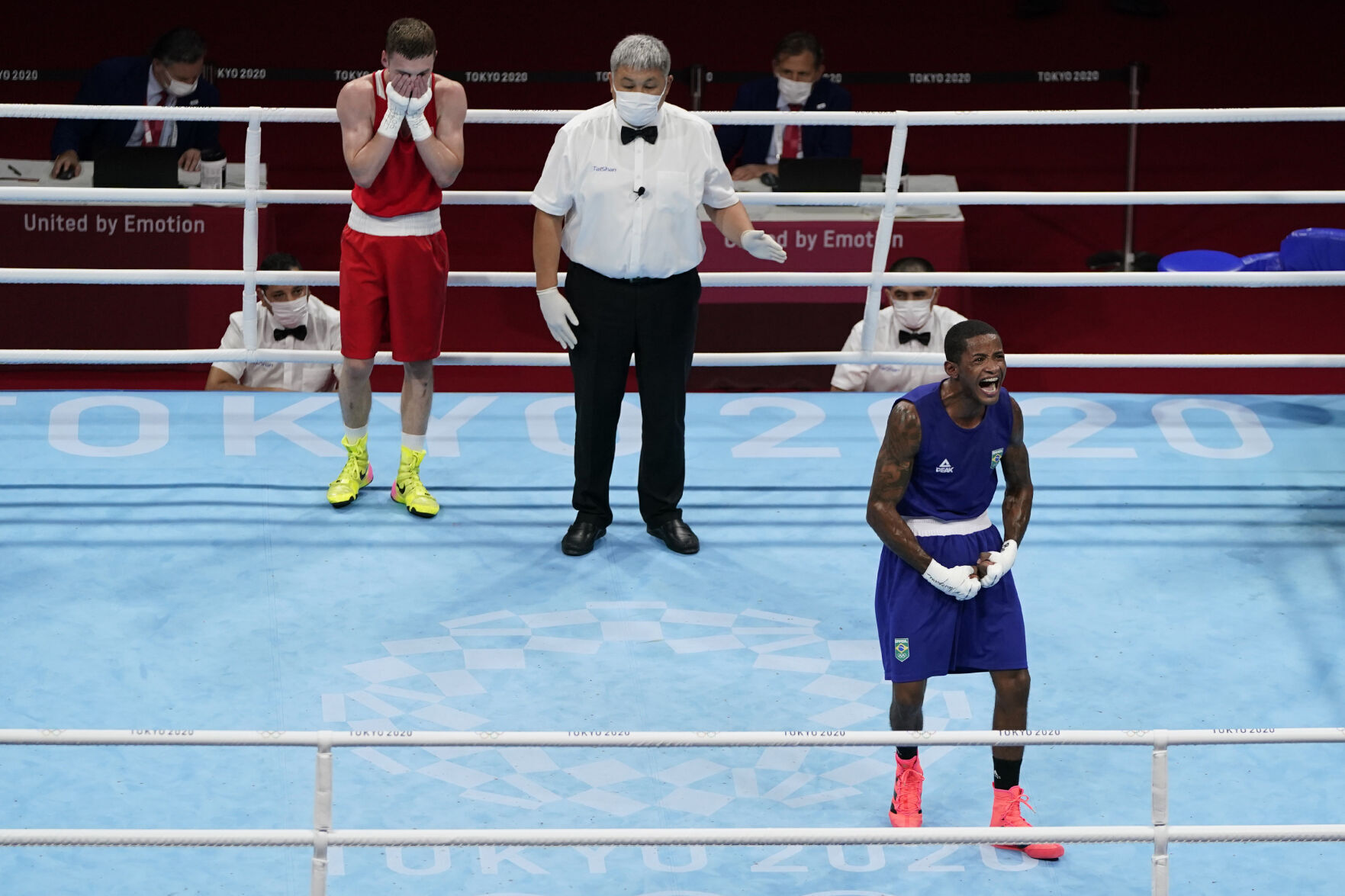 APTOPIX Tokyo Olympics Boxing
